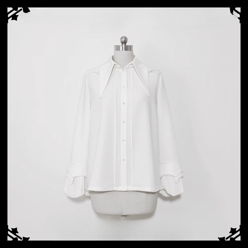 Design Concept:
This Lolita long-sleeve blouse comes in a refined white and Klein blue color combination, designed in a charming small prince style. Crafted for both comfort and elegance, it is suitable for both male and female Lolita enthusiasts. The tailored silhouette and classic design make it perfect for daily wear, tea parties, or casual Lolita gatherings.