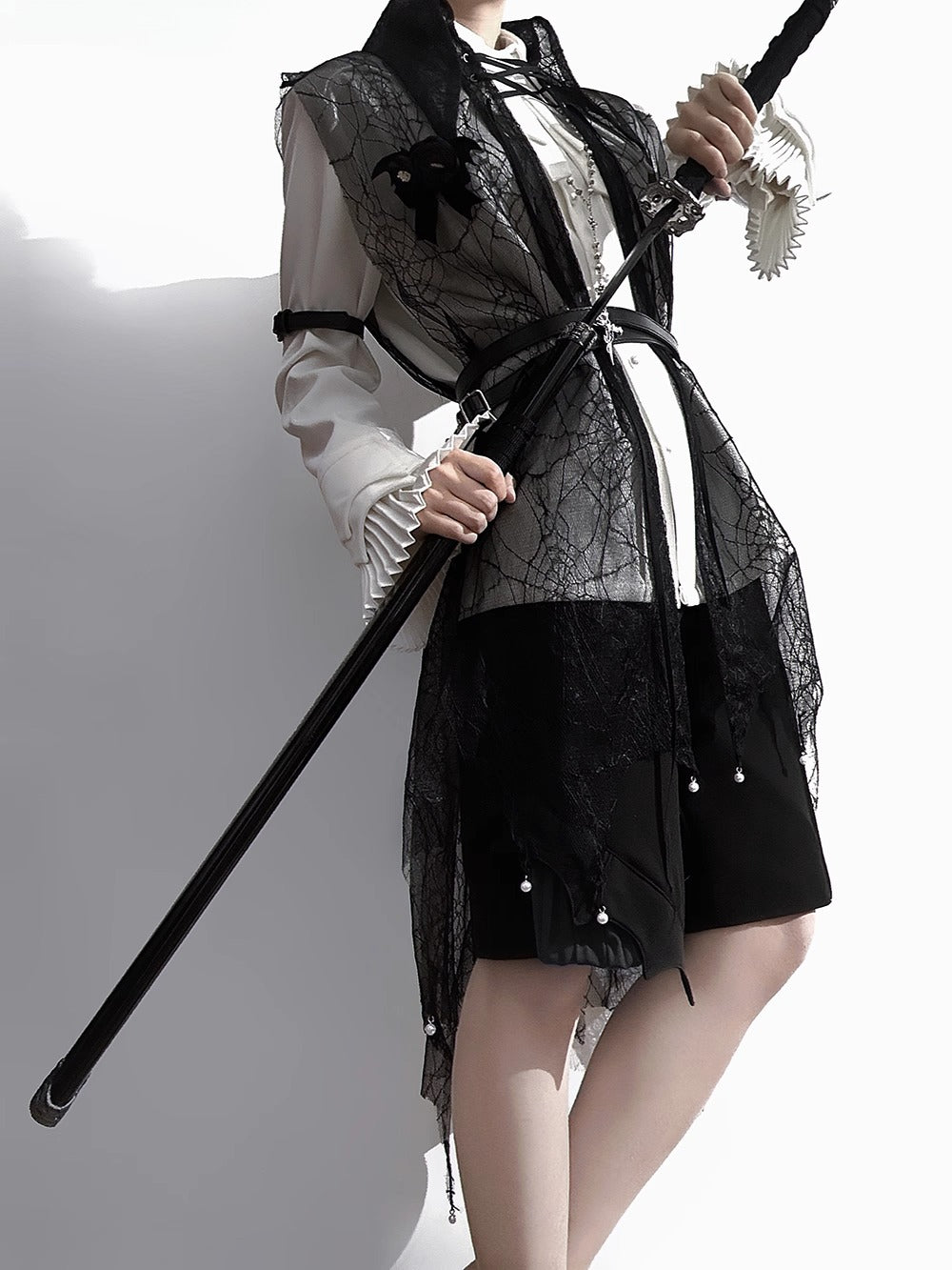 Design Concept:
This Lolita long-sleeve blouse comes in a refined white and Klein blue color combination, designed in a charming small prince style. Crafted for both comfort and elegance, it is suitable for both male and female Lolita enthusiasts. The tailored silhouette and classic design make it perfect for daily wear, tea parties, or casual Lolita gatherings.