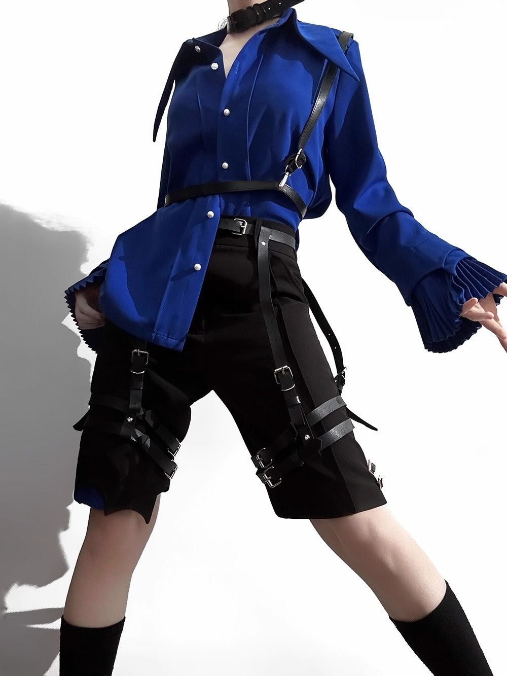 Design Concept:
This Lolita long-sleeve blouse comes in a refined white and Klein blue color combination, designed in a charming small prince style. Crafted for both comfort and elegance, it is suitable for both male and female Lolita enthusiasts. The tailored silhouette and classic design make it perfect for daily wear, tea parties, or casual Lolita gatherings.