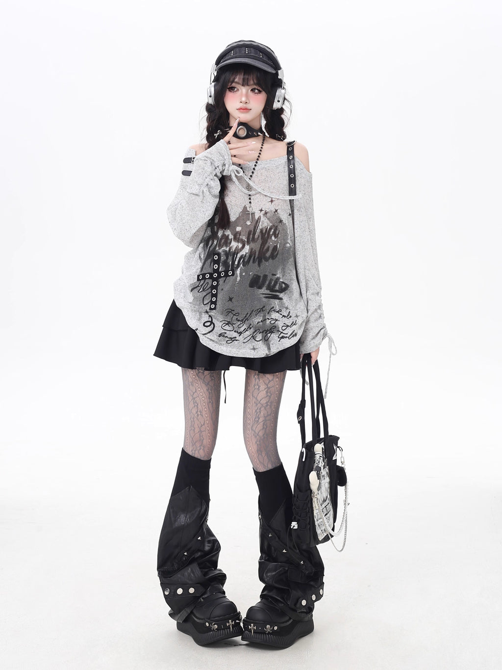 [Pre]Lolita Blouses Light Gray Black Off-Shoulder Graffiti Drawstring Loose Fit Long Sleeve Autumn Casual Top