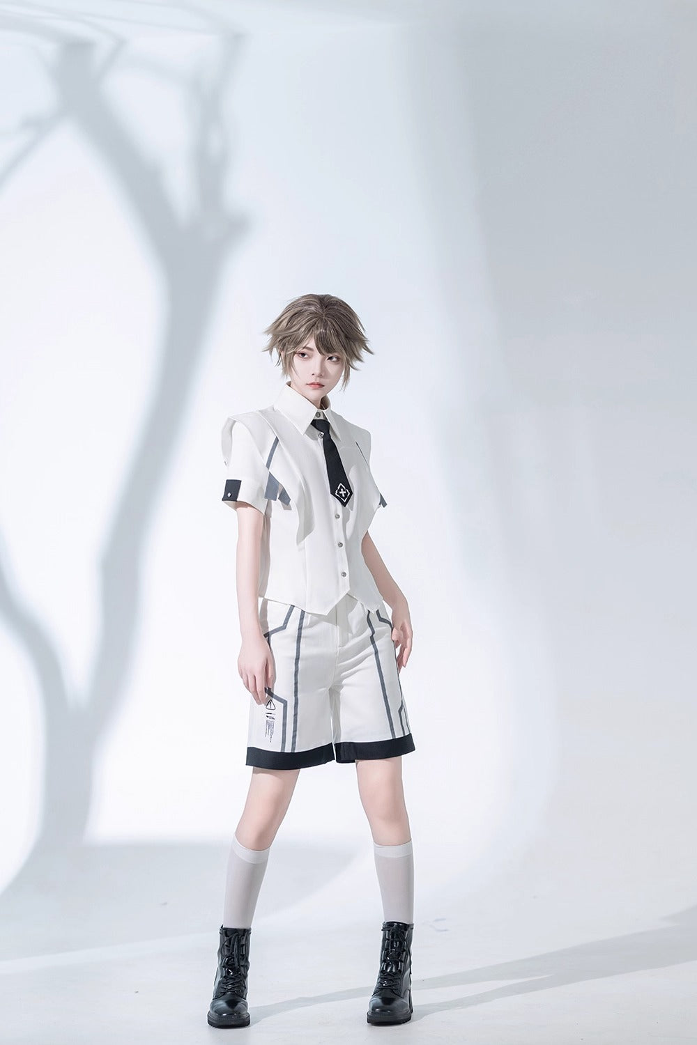 Design Concept:

These Ouji Fashion Lolita shorts in black and white feature a sleek, boyish design with a high waist for a comfortable and flattering fit. Crafted for both style and ease, the shorts are perfect for daily wear, casual outings, or themed Lolita looks. The versatile two-tone color scheme adds a touch of classic elegance while maintaining a modern, edgy aesthetic. Suitable for both male and female Lolita enthusiasts seeking a refined yet playful outfit staple.