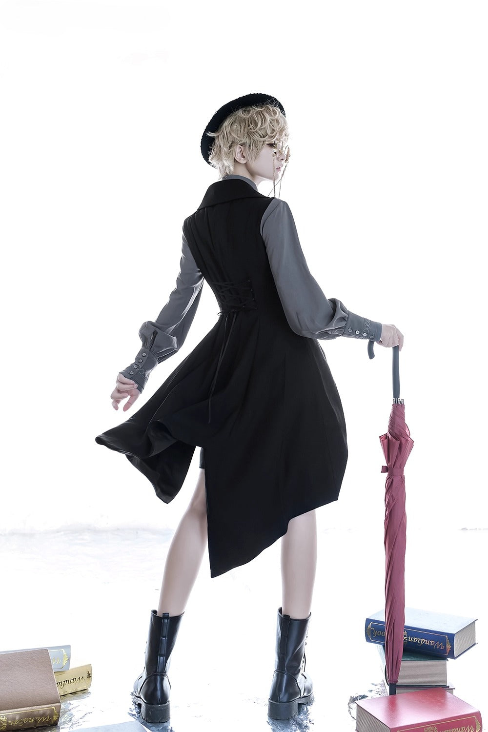 Design Concept:
This Ouji Fashion Lolita vest in classic black takes inspiration from medieval prince aesthetics with an asymmetrical long waistcoat design. Crafted with a refined silhouette, it blends vintage elegance with a bold modern edge. Available in both men’s and women’s versions, this versatile piece adds a statement layer to daily outfits, stage performances, or themed gatherings. Perfect for those who enjoy Ouji fashion’s balance of sophistication and individuality.