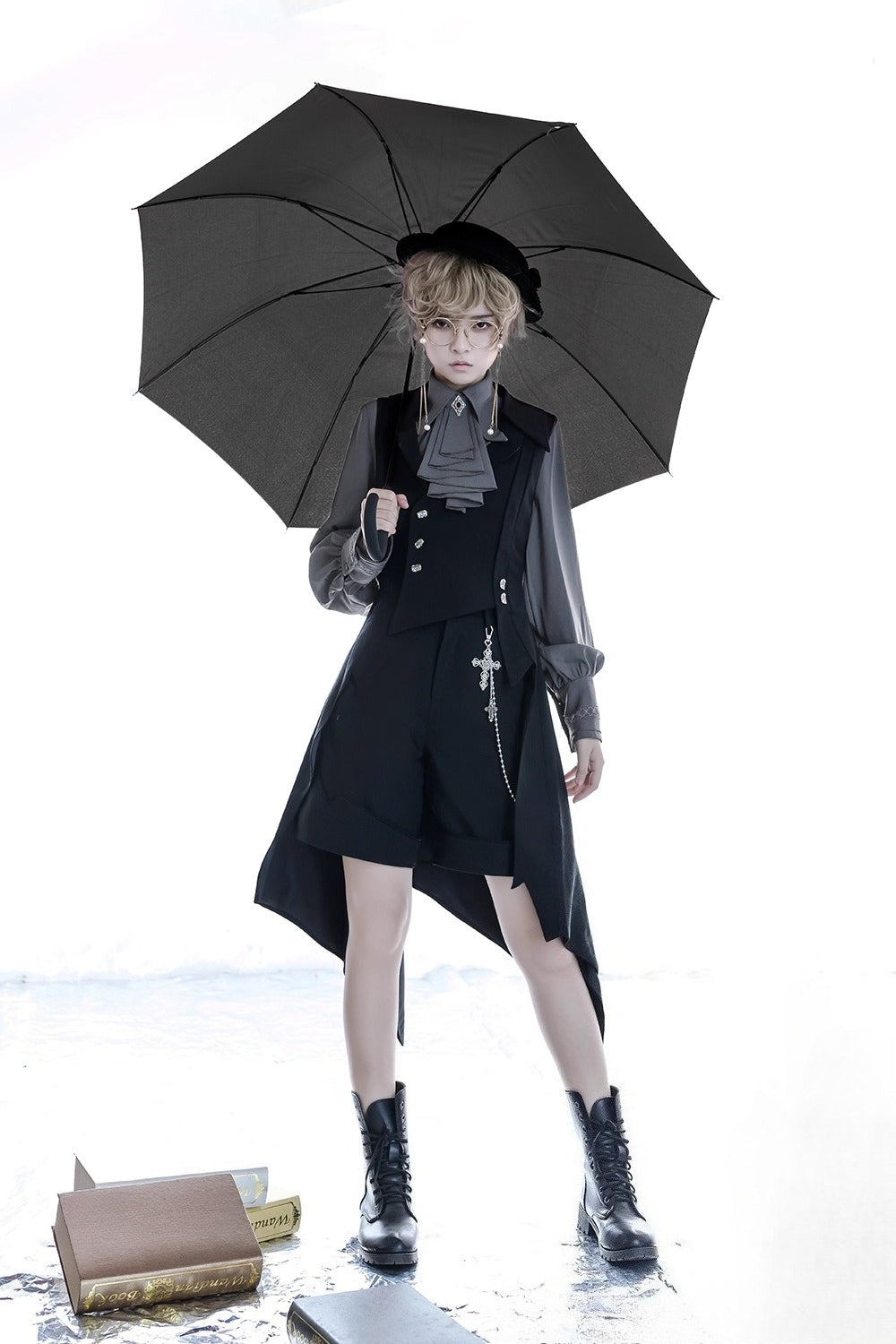 Design Concept:
This Ouji Fashion Lolita vest in classic black takes inspiration from medieval prince aesthetics with an asymmetrical long waistcoat design. Crafted with a refined silhouette, it blends vintage elegance with a bold modern edge. Available in both men’s and women’s versions, this versatile piece adds a statement layer to daily outfits, stage performances, or themed gatherings. Perfect for those who enjoy Ouji fashion’s balance of sophistication and individuality.