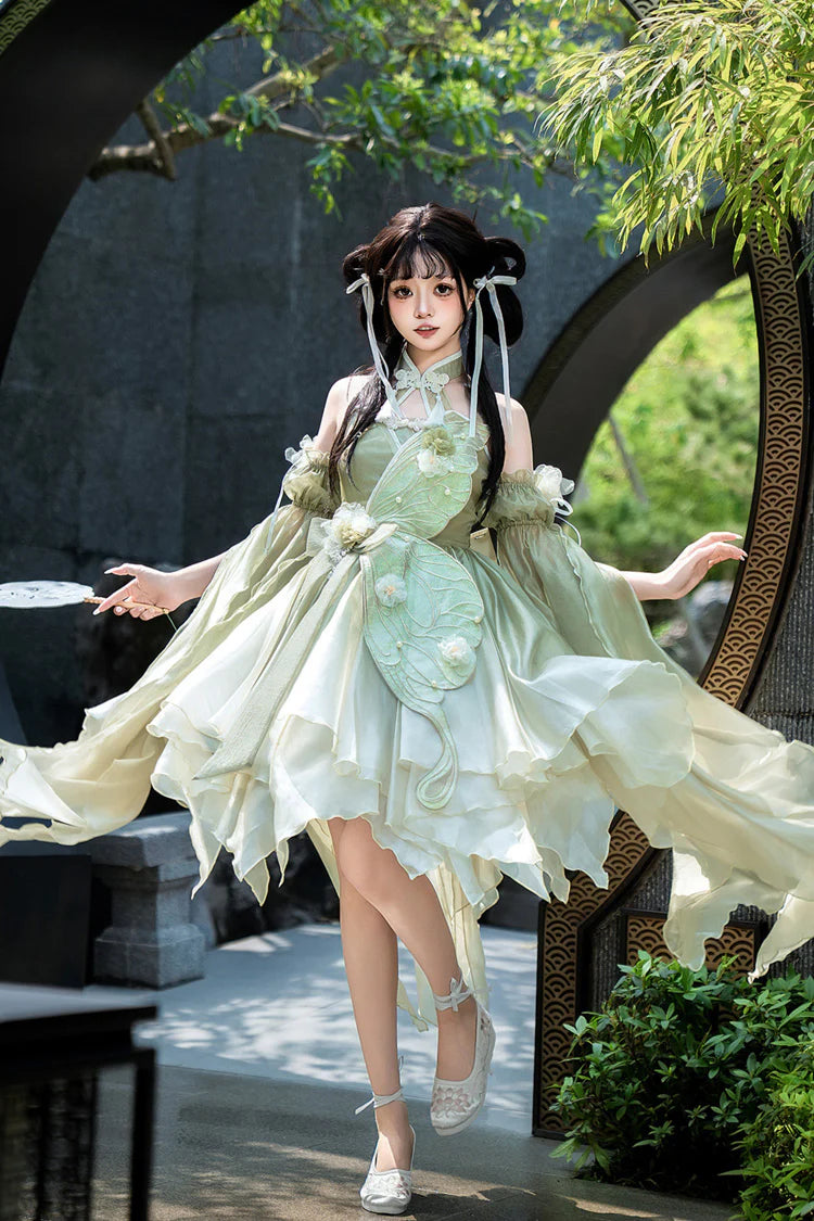 "Silk and Poetry"&nbsp;— This dress draws inspiration from the graceful fusion of 1930s Shanghai art deco elegance and the untamed beauty of Jiangnan landscapes. The halter neckline echoes the minimalist charm of vintage cheongsam, while asymmetrical ruffles emulate the organic flow of lotus leaves on water—blending structured tradition with whimsical movement.