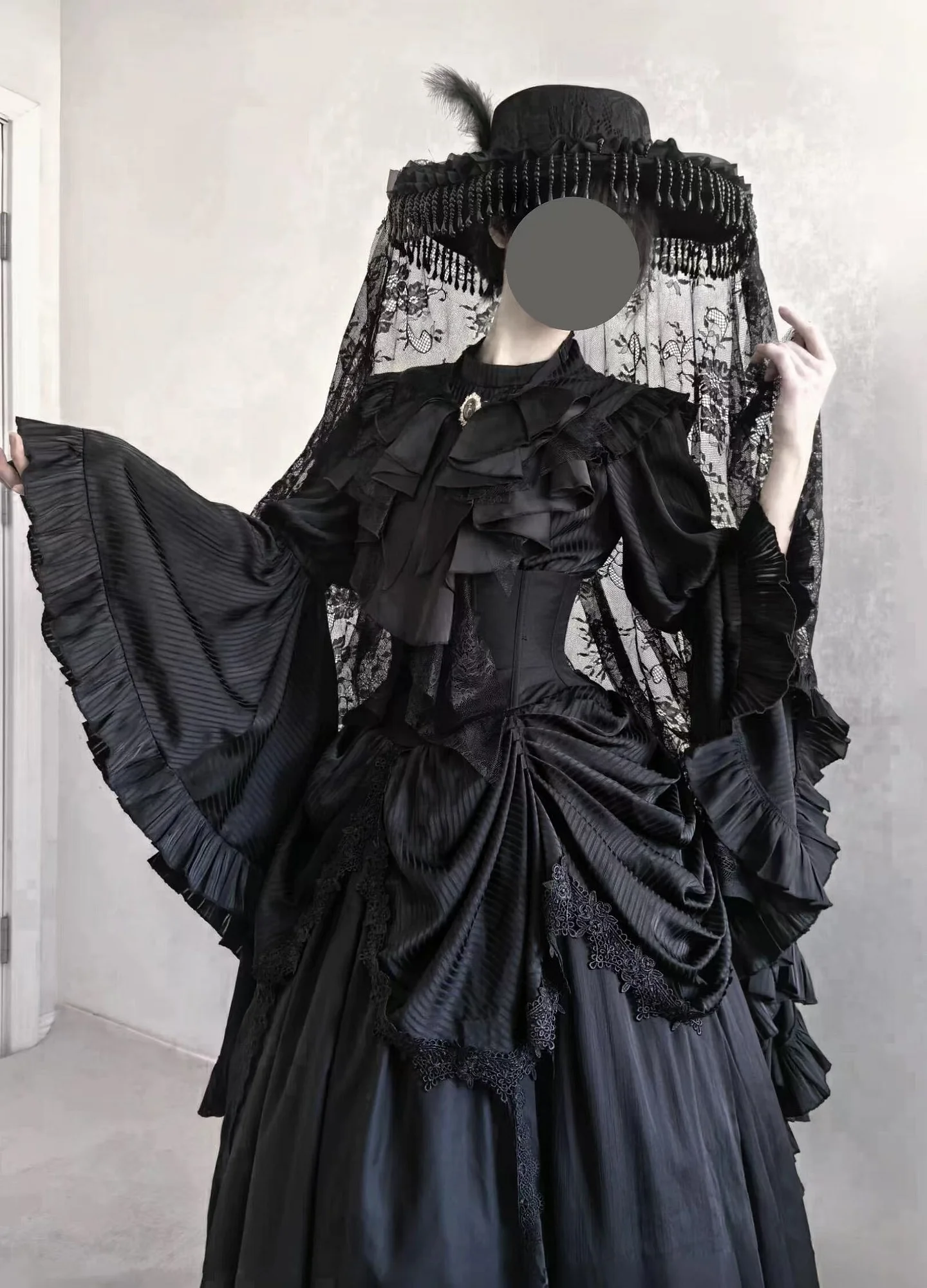 Dark Gothic Lolita with Ruffles Court Style Witch Costume Halloween