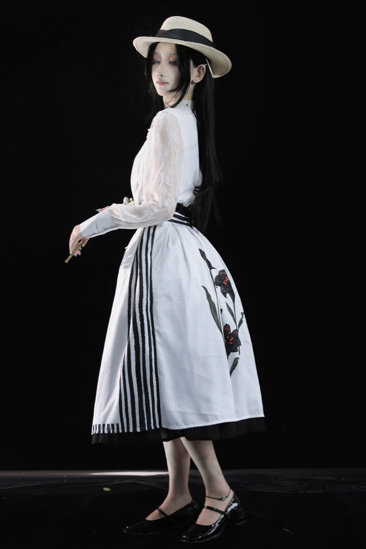 White/Black Lily Printed Ruffled Embroidered Bow Gothic Lolita Skirt