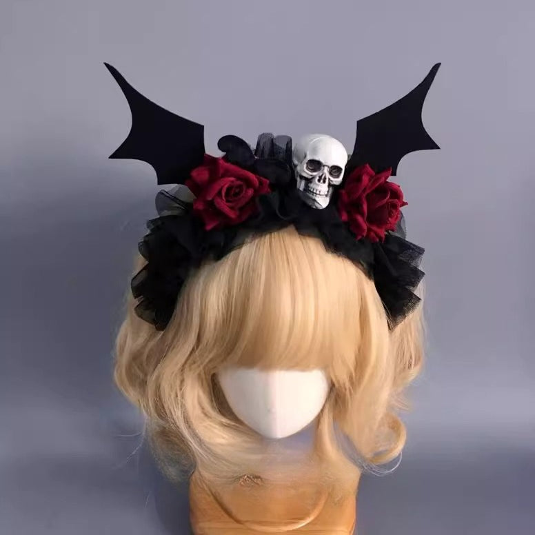 Design Concept：
This Gothic Lolita headband combines elegance and dark charm, featuring a black lace veil attached to a structured headband adorned with intricate black roses. The delicate lace drapes gracefully, creating a mysterious yet refined aesthetic. Perfect for adding a touch of gothic elegance to Halloween looks, cosplay, or themed events.