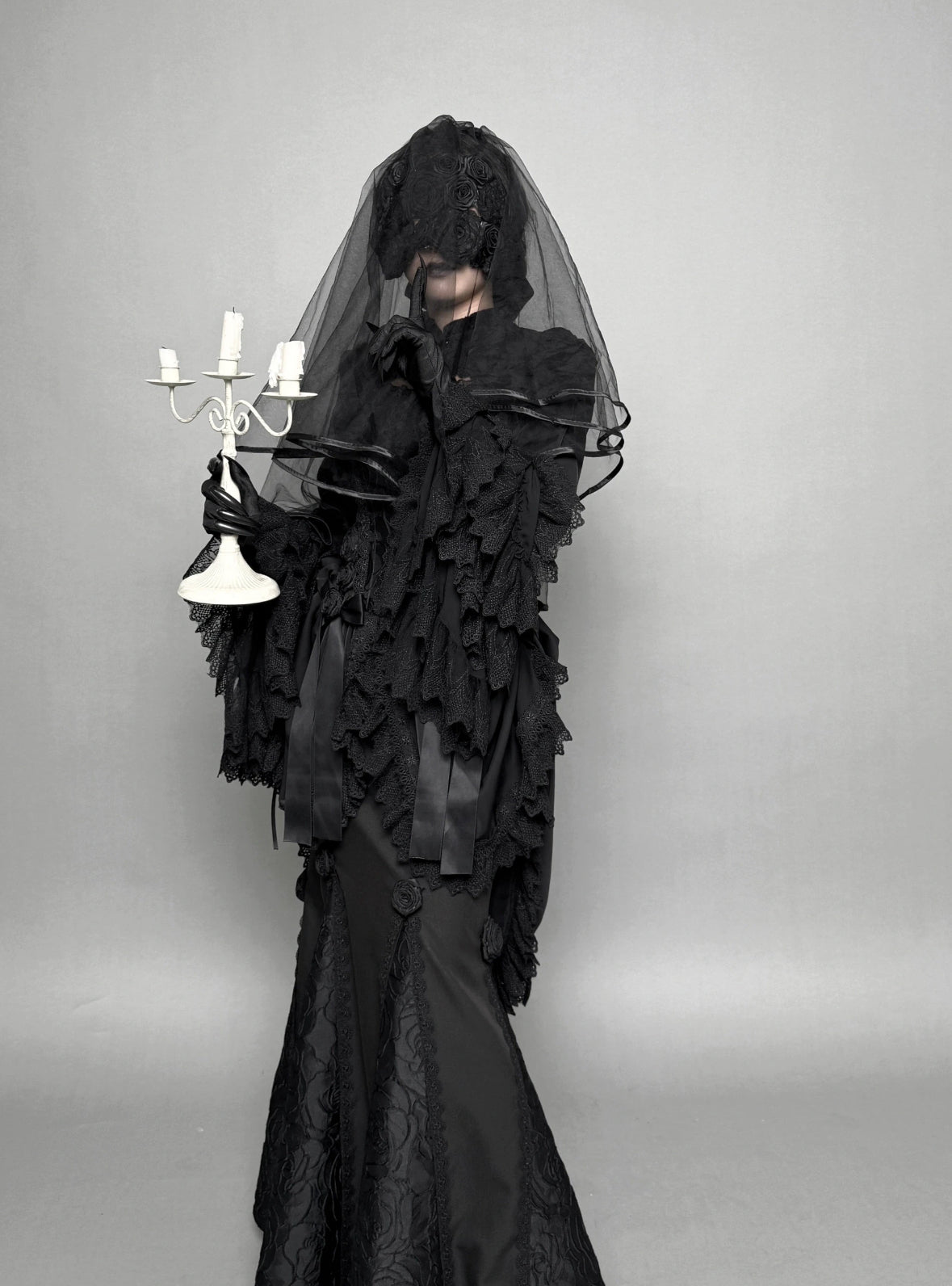 [Pre]Gothic Lolita Black Lace Trimmed Veiled Gown Goth Prom Dress