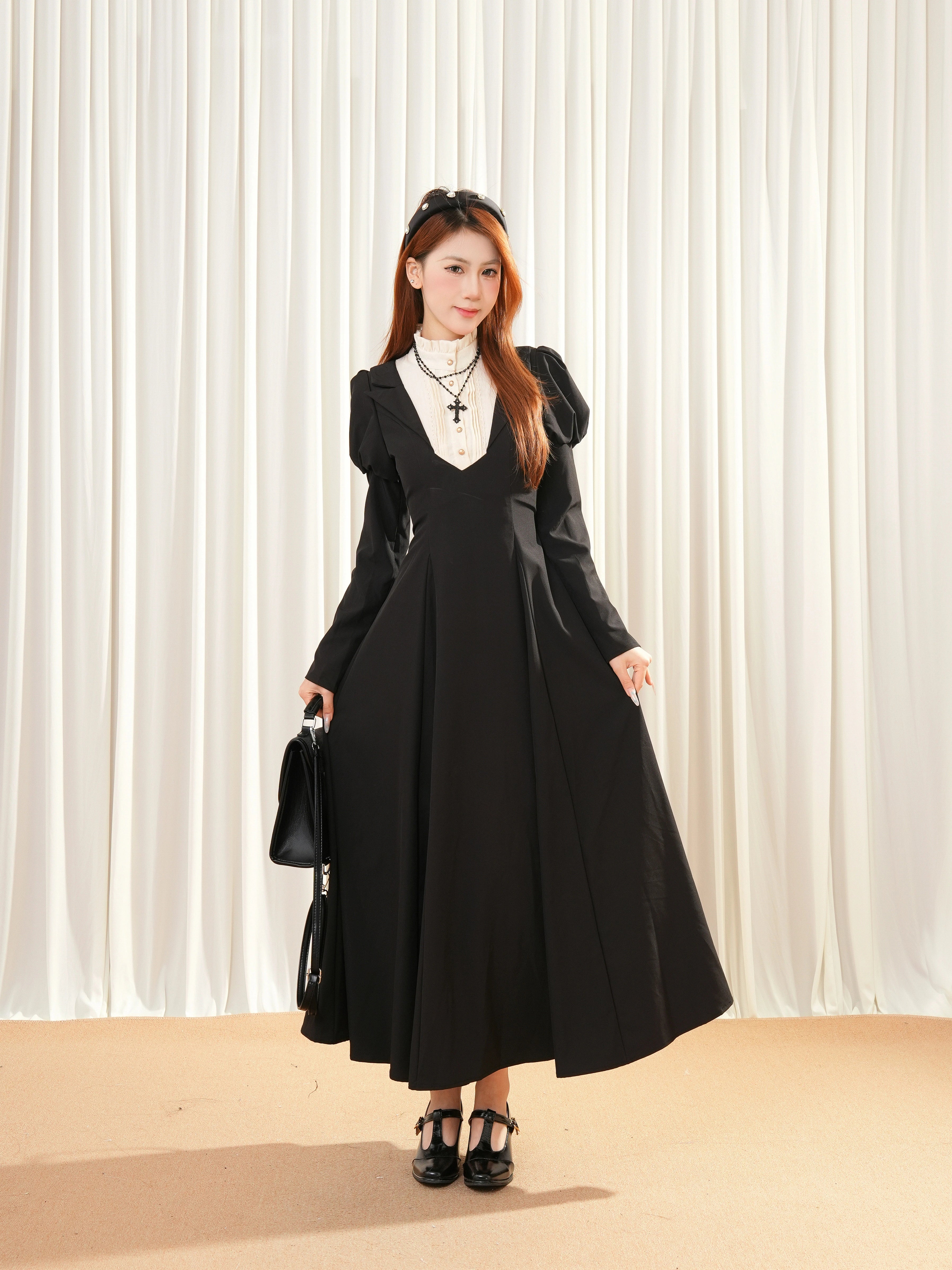 Design Concept:
This Gothic Lolita dress blends classic maid aesthetics with versatile daily wear. Crafted in black and white, the design features a soft, flowing fabric that drapes elegantly for both long-sleeve and short-sleeve options. Delicate details, such as subtle lace trims and a fitted waist, create a refined silhouette while maintaining comfort for everyday wear. Perfect for casual outings, tea parties, or themed gatherings, this dress captures the essence of soft Gothic elegance.