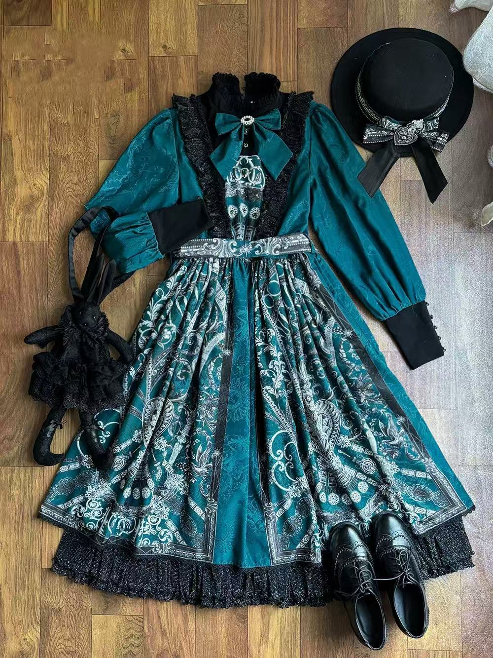 Design Concept:&nbsp;

This Gothic Lolita OP dress showcases an elegant and gorgeous style with refined details and long sleeves, perfect for a graceful and classic look. Available in three colors—blue, red, and green—the dress allows versatile choices to suit different moods and occasions. Its timeless Gothic Lolita charm makes it a beautiful option for daily wear, tea parties, or themed gatherings.