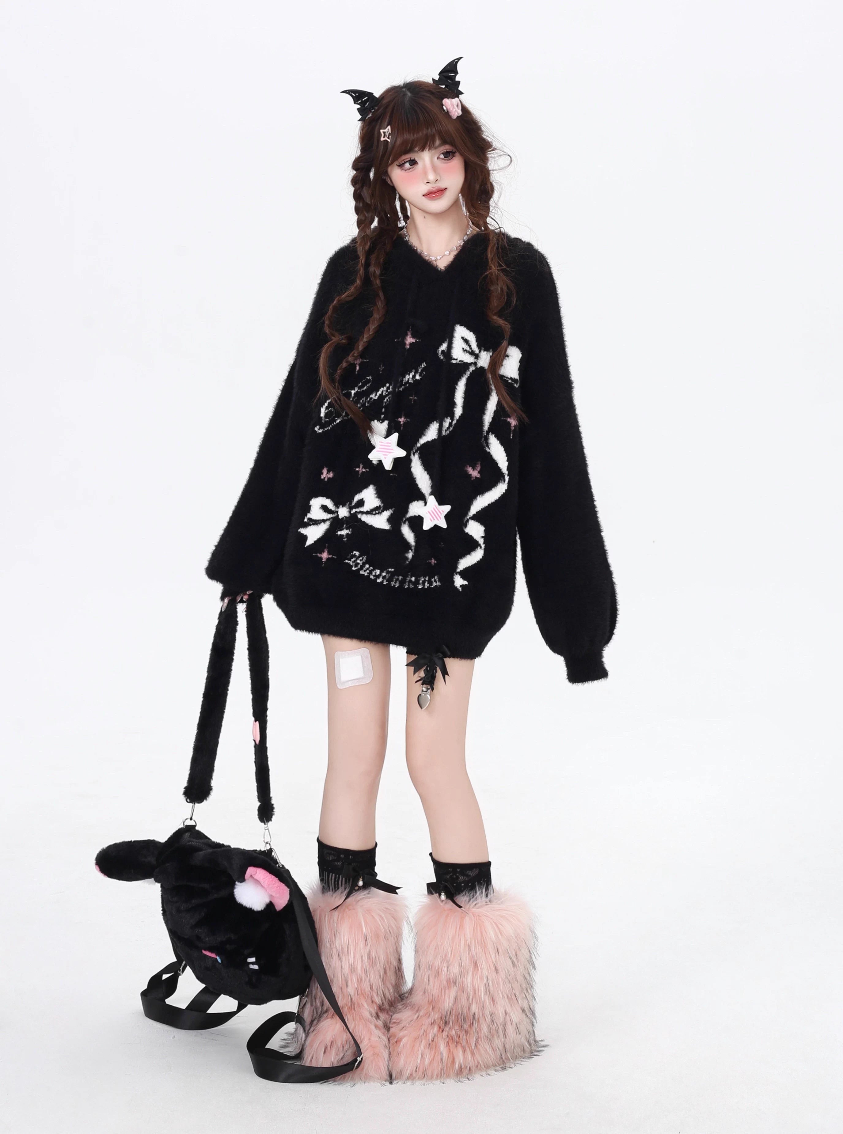 Design Concept:
This Lolita hoodie sweater blends cozy comfort with sweet, playful charm. Crafted in black and pink, it features a delicate bow accent at the chest, creating a cute and youthful aesthetic. The loose fit and soft knit material ensure warmth and ease of movement, making it perfect for autumn and winter casual wear. Ideal for streetwear, casual outings, or layering over Lolita outfits, this piece adds a touch of sweet elegance to any wardrobe.