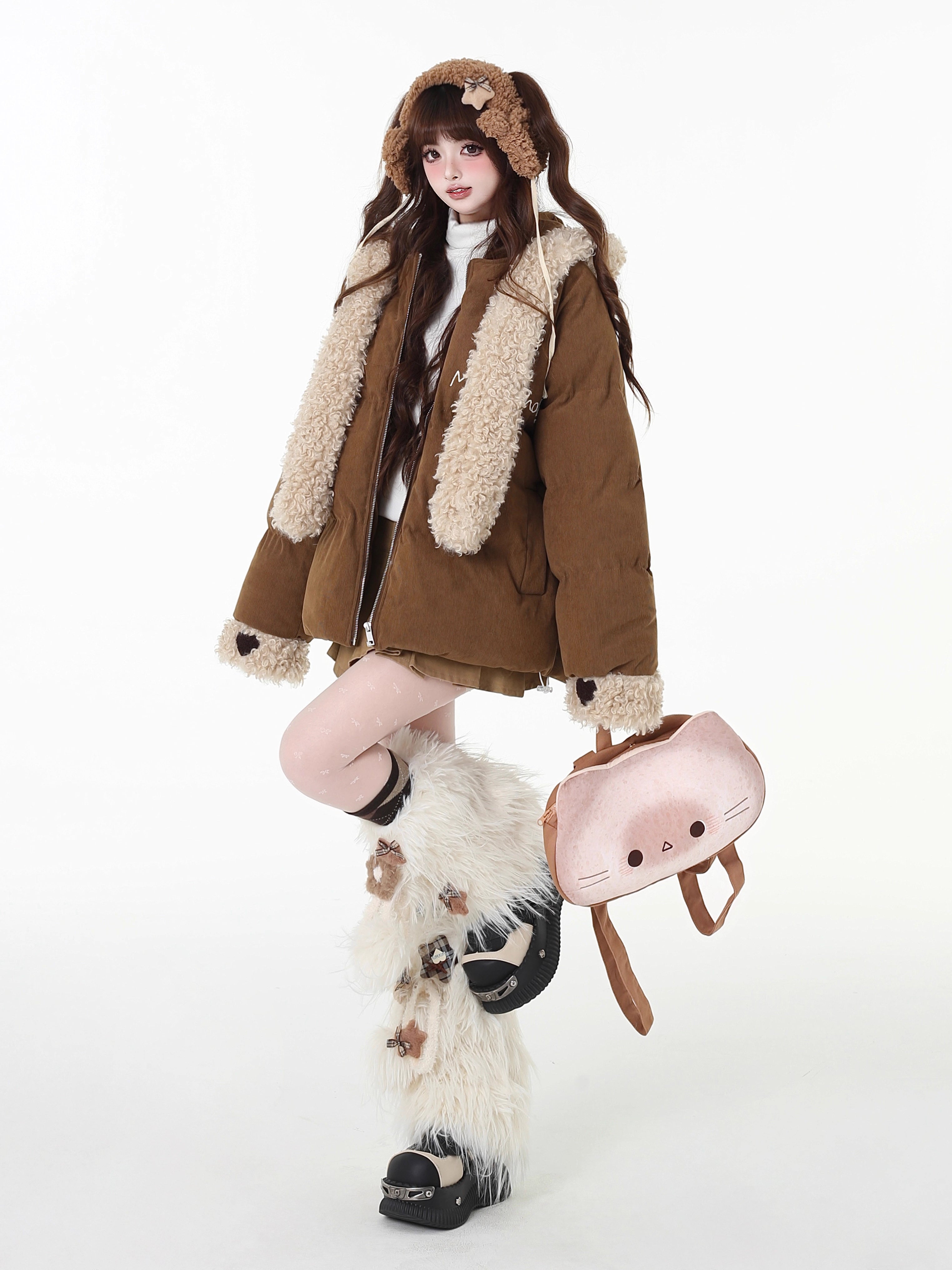 Design Concept:
This Lolita Coats fleece-lined hoodie combines playful charm with cozy warmth, crafted in black and pink with a soft, plush interior perfect for cooler days. The design features cute bunny ear accents and a relaxed loose fit, making it ideal for casual winter streetwear, daily outings, or themed photoshoots. Its sweet and youthful aesthetic pairs effortlessly with skirts, jeans, or layered outfits, offering both comfort and style for Lolita and Y2K fashion enthusiasts.
