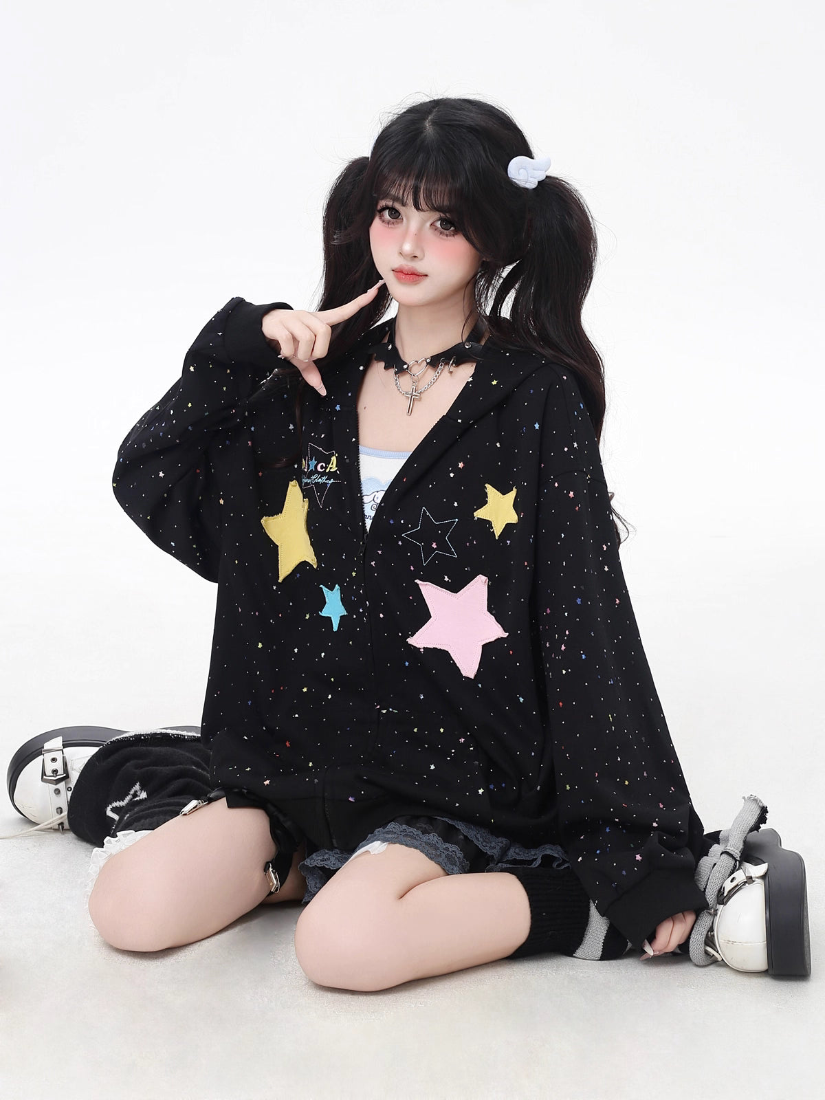 Design Concept:
This Lolita Coats hoodie sweatshirt comes in light gray and black, both designed with shimmering sequin fabric that sparkles subtly under the light. Featuring playful star patches and a cozy loose fit, the piece blends sweet-cool Lolita aesthetics with casual college style. The hood and soft fabric make it perfect for autumn wear, while the versatile design works effortlessly for daily outfits or laid-back gatherings. A stylish outerwear choice that adds both comfort and personality to your 