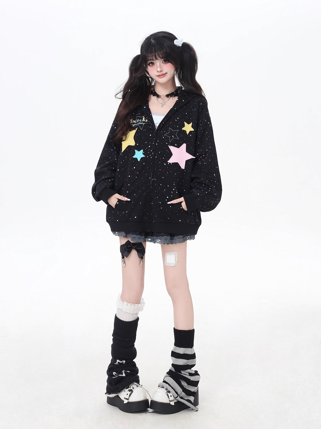 Design Concept:
This Lolita Coats hoodie sweatshirt comes in light gray and black, both designed with shimmering sequin fabric that sparkles subtly under the light. Featuring playful star patches and a cozy loose fit, the piece blends sweet-cool Lolita aesthetics with casual college style. The hood and soft fabric make it perfect for autumn wear, while the versatile design works effortlessly for daily outfits or laid-back gatherings. A stylish outerwear choice that adds both comfort and personality to your 