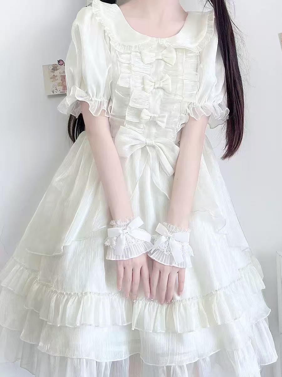Product Description:
These Lolita Hand Accessories feature delicate lace ruffle cuffs adorned with charming bow decorations, bringing a fairy-like elegance to any Lolita, cosplay, or bridal outfit. The soft lace trim highlights the romantic design, while the bows add a sweet, girlish touch.Each set includes 2 pieces.