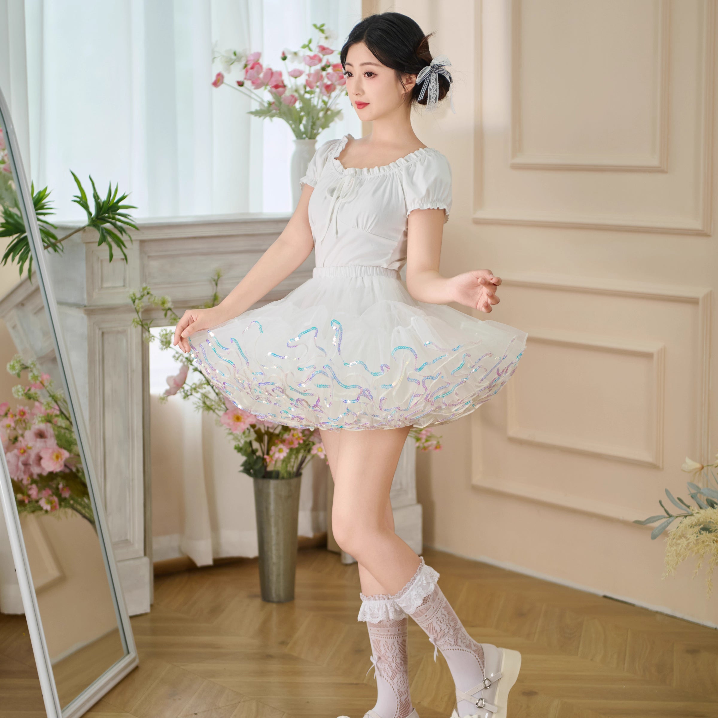 Lolita Petticoat Super Fluffy - Sparkle Trim Mid Rise Short Crinoline in Black White