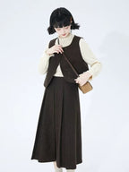 Description:
This Lolita skirt in deep gray features a high elastic waist and a gathered silhouette for a flattering A-line fit. Crafted with soft velvet fabric and accented with subtle polka dot patterns, it adds a touch of vintage elegance while maintaining playful charm. The tiered design and delicate texture make it perfect for daily wear, tea parties, or casual Lolita gatherings.