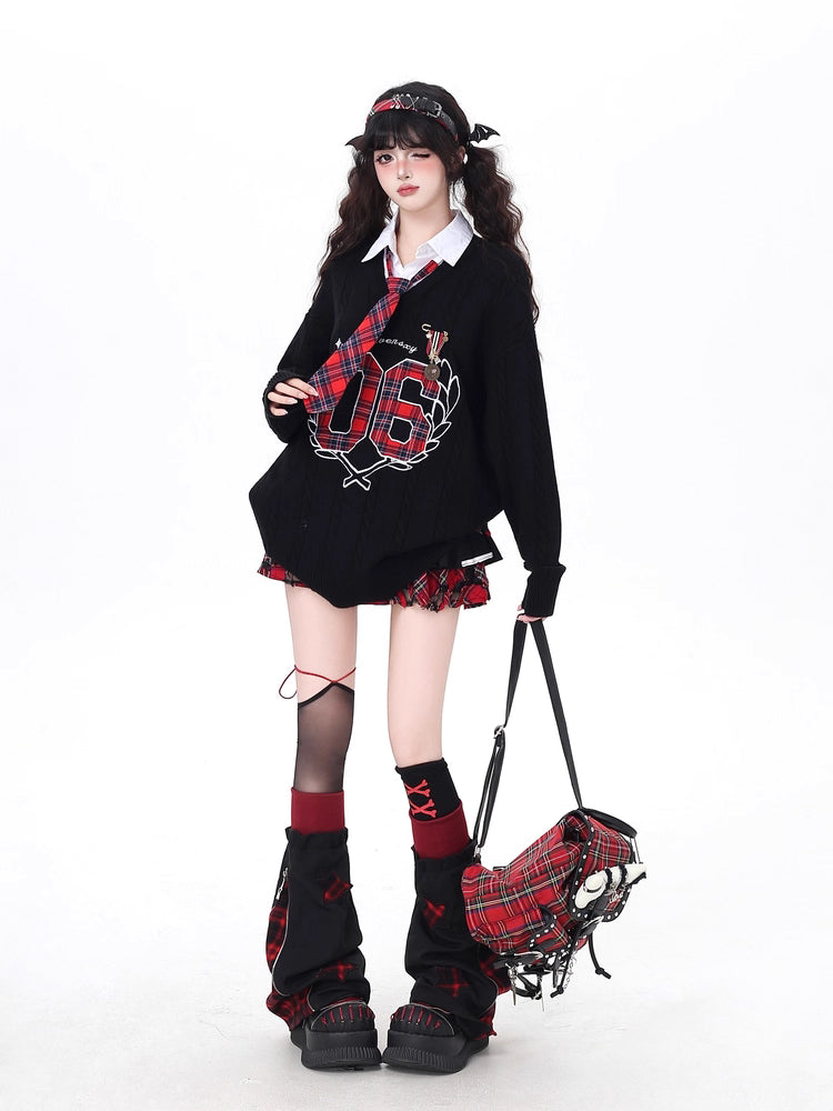Design Concept:
These Lolita stockings combine playful plaid patterns with star patchwork details, delivering a unique blend of sweet and streetwear aesthetics. Crafted in versatile black-white and bold black-red colorways, the socks feature a layered scrunched design that adds volume and personality to any outfit. The soft knit fabric ensures both comfort and durability, making them a perfect choice for daily wear, casual outings, or pairing with statement shoes. Designed with a light alt-culture touch, th
