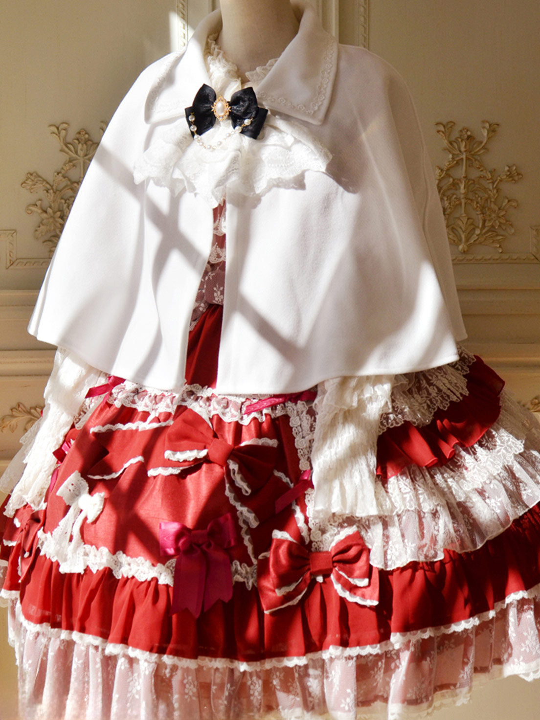 [Pre]Lolita Coats White Wool Cape Coat with Christmas Brooch Elegant Winter Lolita Outerwear