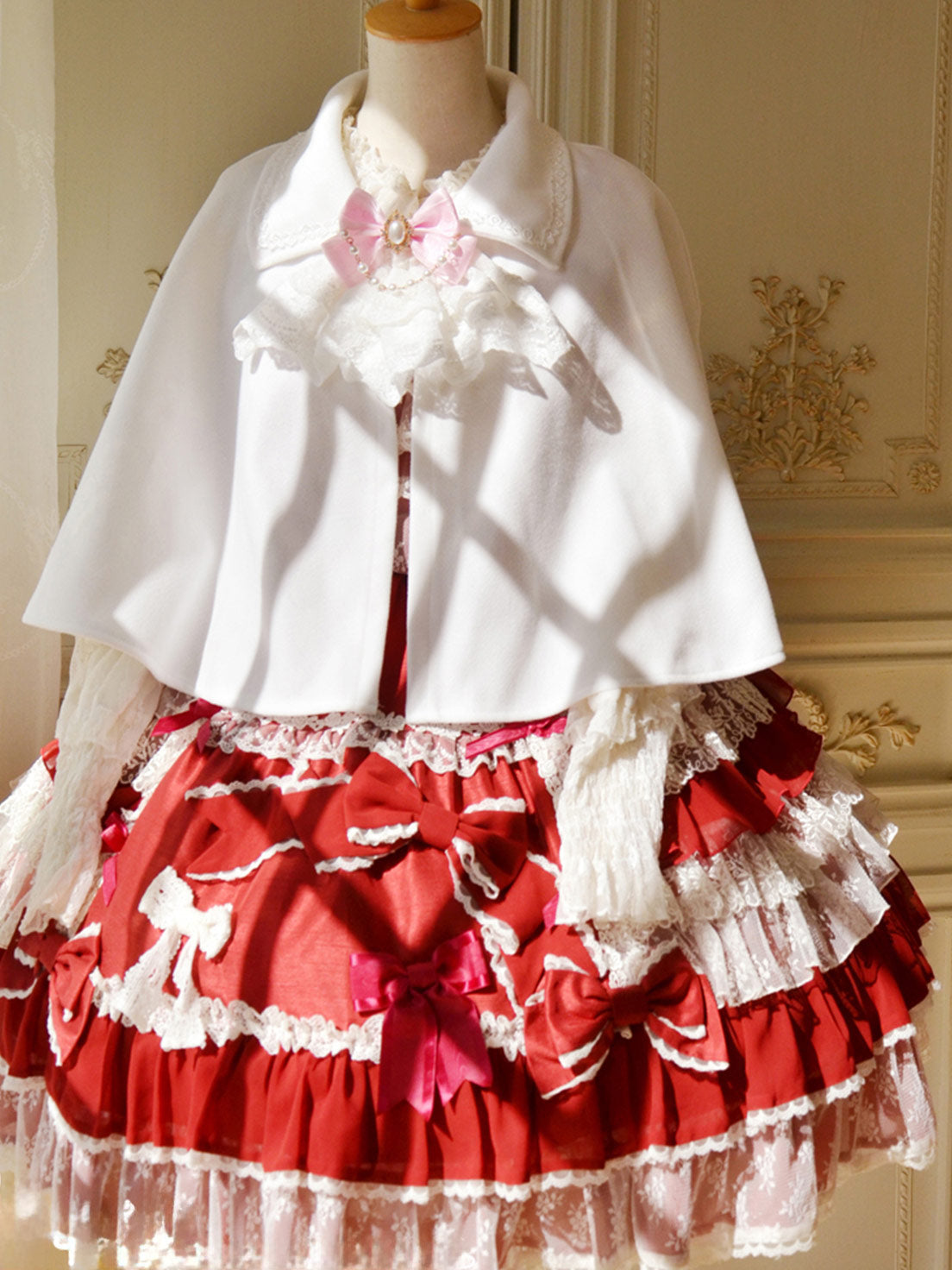 [Pre]Lolita Coats White Wool Cape Coat with Christmas Brooch Elegant Winter Lolita Outerwear