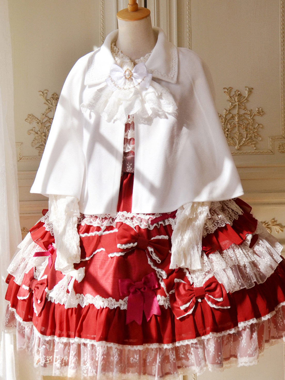 [Pre]Lolita Coats White Wool Cape Coat with Christmas Brooch Elegant Winter Lolita Outerwear