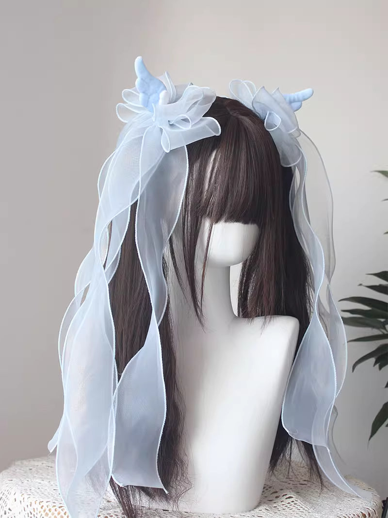 Design Concept
This Gothic Black Angel Wing Hair Clip blends dark elegance with a touch of Y2K Shibuya-style cuteness. Inspired by the mysterious beauty of fallen angels, the design features delicate angel wings crafted to enhance both gothic and kawaii fashion styles. Perfect for Lolita, alternative fashion, or themed parties, this piece adds a bold yet playful statement to any hairstyle.This product is a presale item and is available in seven different colors, allowing for versatile styling and personal e