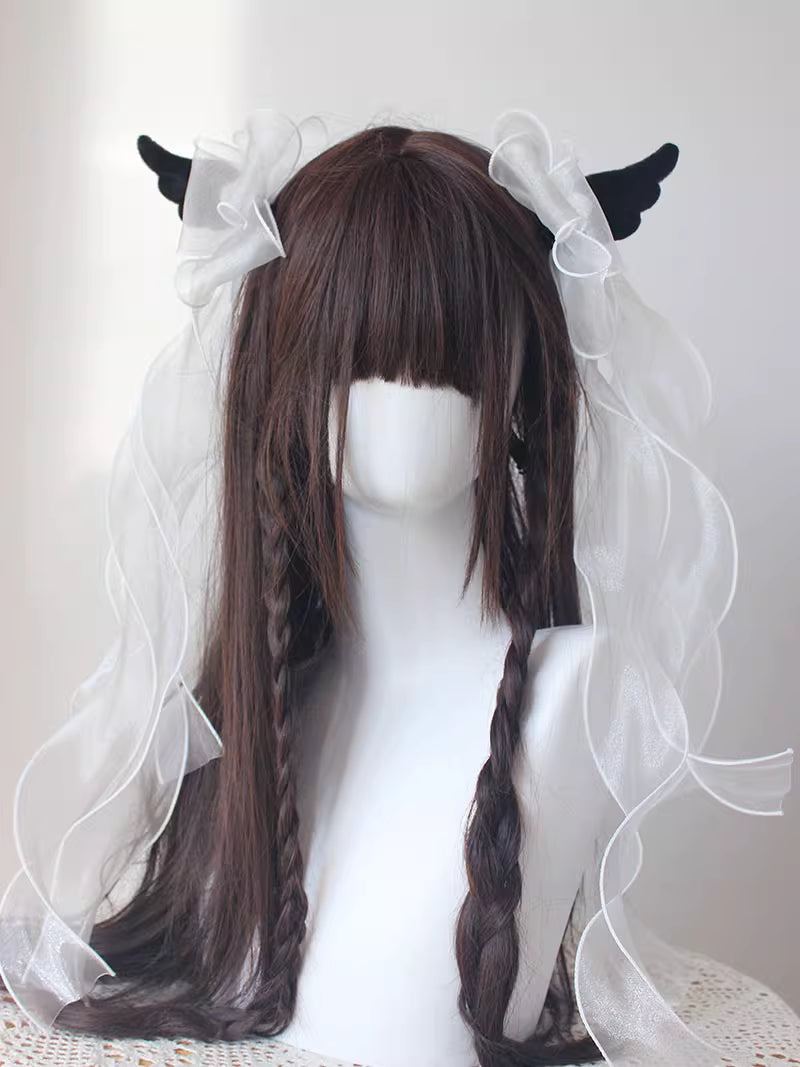 Design Concept
This Gothic Black Angel Wing Hair Clip blends dark elegance with a touch of Y2K Shibuya-style cuteness. Inspired by the mysterious beauty of fallen angels, the design features delicate angel wings crafted to enhance both gothic and kawaii fashion styles. Perfect for Lolita, alternative fashion, or themed parties, this piece adds a bold yet playful statement to any hairstyle.This product is a presale item and is available in seven different colors, allowing for versatile styling and personal e