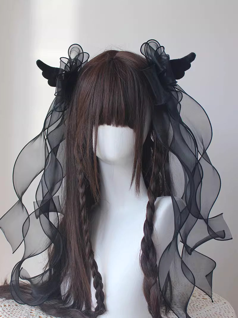 Design Concept
This Gothic Black Angel Wing Hair Clip blends dark elegance with a touch of Y2K Shibuya-style cuteness. Inspired by the mysterious beauty of fallen angels, the design features delicate angel wings crafted to enhance both gothic and kawaii fashion styles. Perfect for Lolita, alternative fashion, or themed parties, this piece adds a bold yet playful statement to any hairstyle.This product is a presale item and is available in seven different colors, allowing for versatile styling and personal e