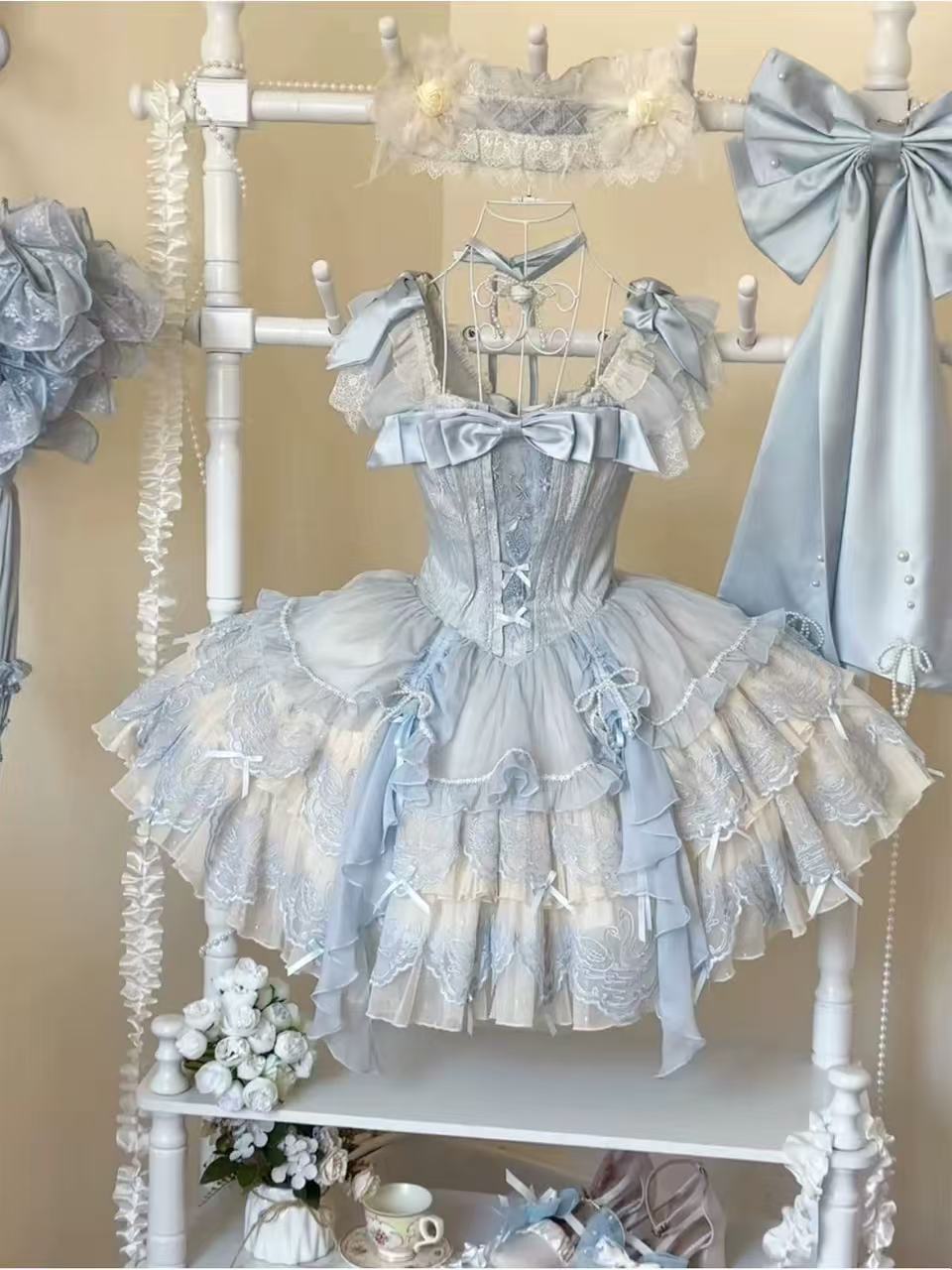 Design Concept:

This Sweet Lolita blue JSK dress draws inspiration from the graceful charm of ballet and the purity of swans. Featuring delicate embroidery, playful bows, and a voluminous princess-style skirt, it creates a dreamy and elegant silhouette. The soft blue tone adds a sweet yet refined aura, making it perfect for tea parties, gatherings, or photoshoots. Designed for comfort and charm, this dress beautifully combines cuteness with an elegant Lolita aesthetic.